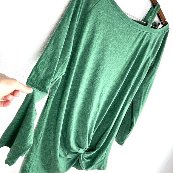TEMOFON | 💚Cold Shoulder Loose Long-Sleeved Gathered Front Shirt - Picture 5 of 8